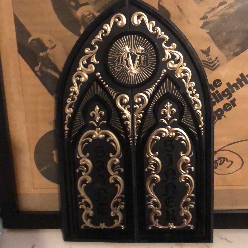 Kat Von D Saint & Sinner Eyeshadow Palette